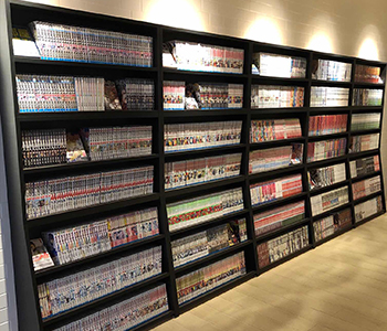 約1,800冊のマンガコーナー設置