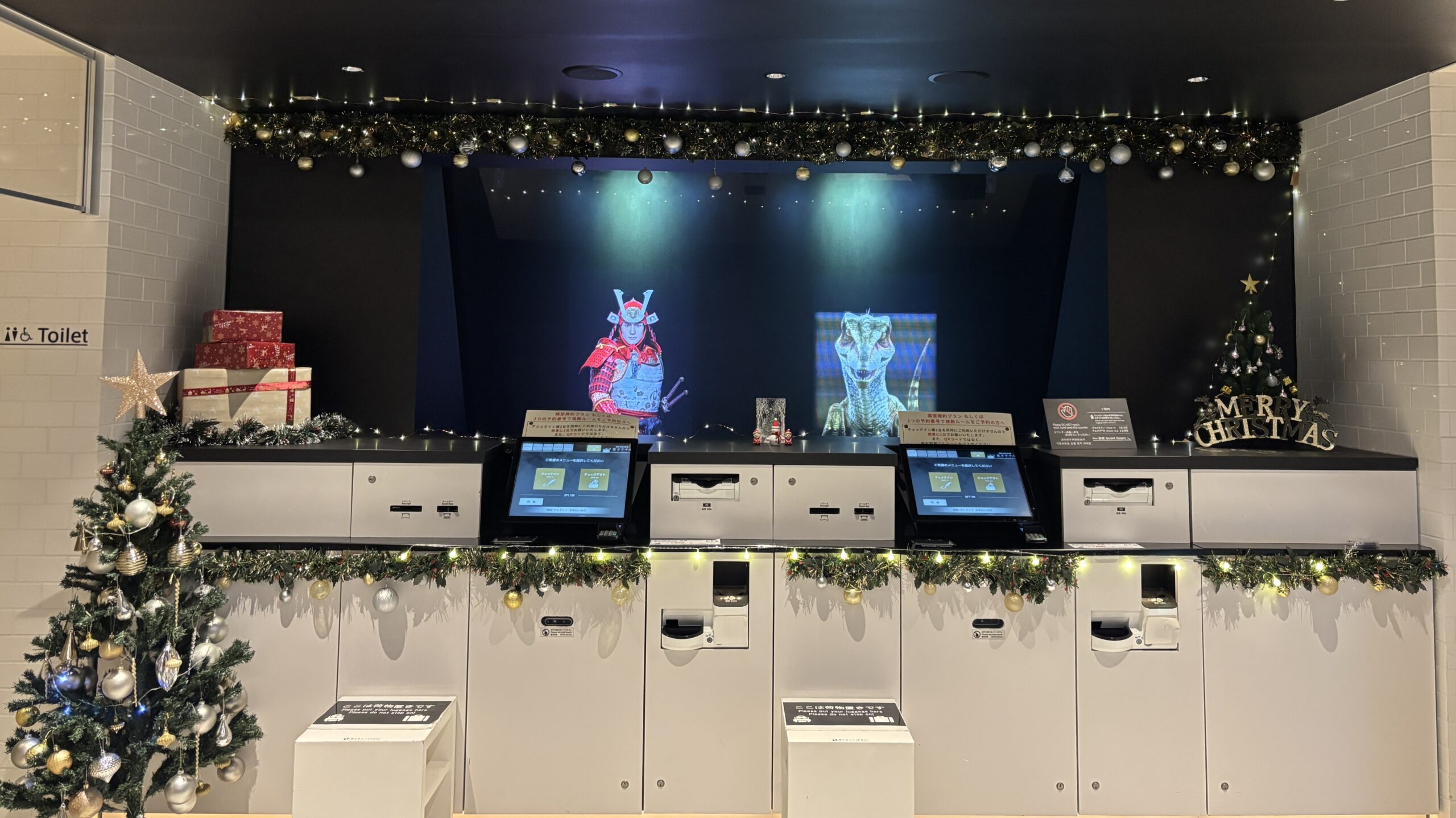 フロントをクリスマス仕様にしました！