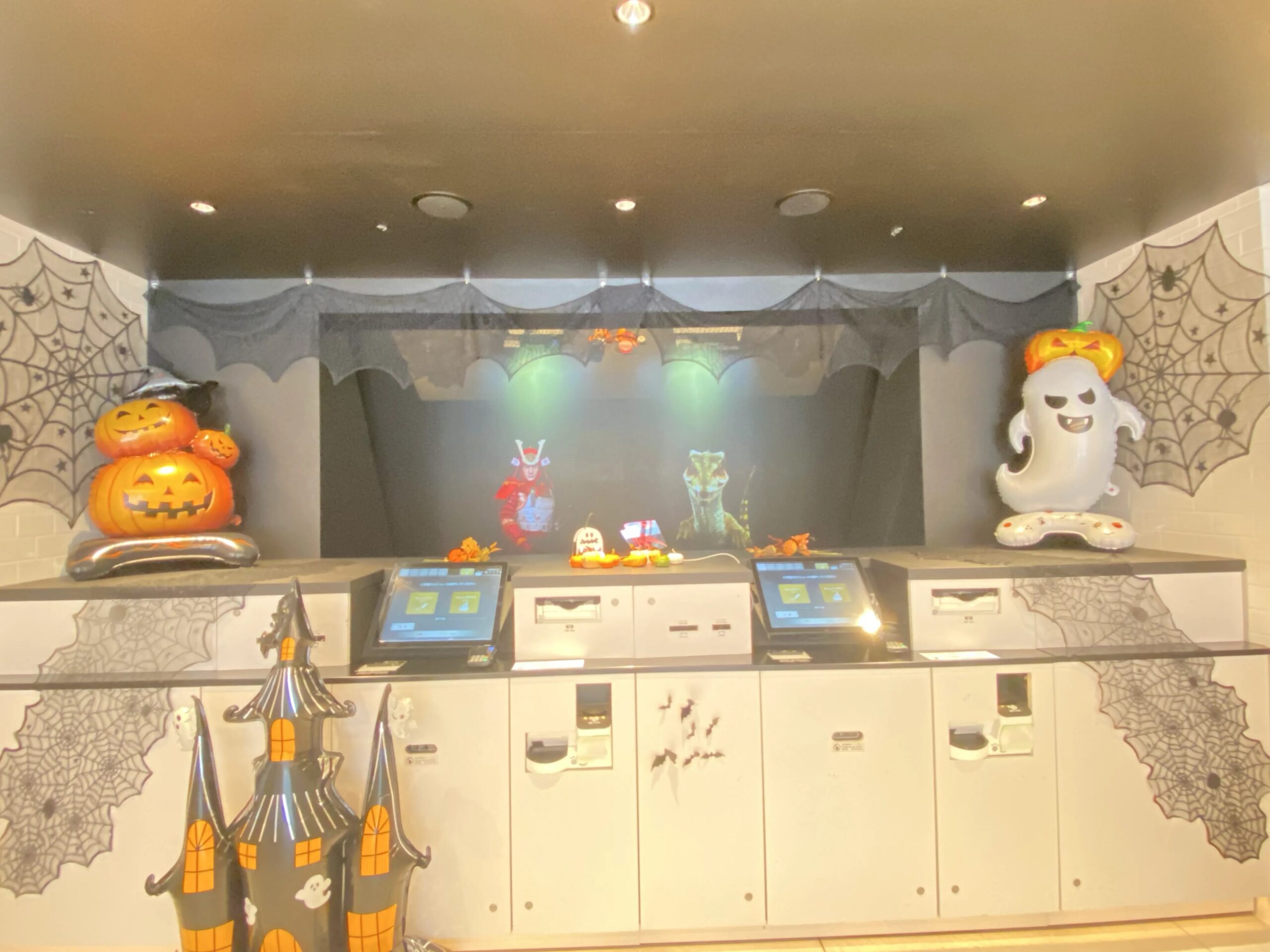 【フロント装飾】ＨＡＬＬＯＷＥＥＮ仕様になりました！！