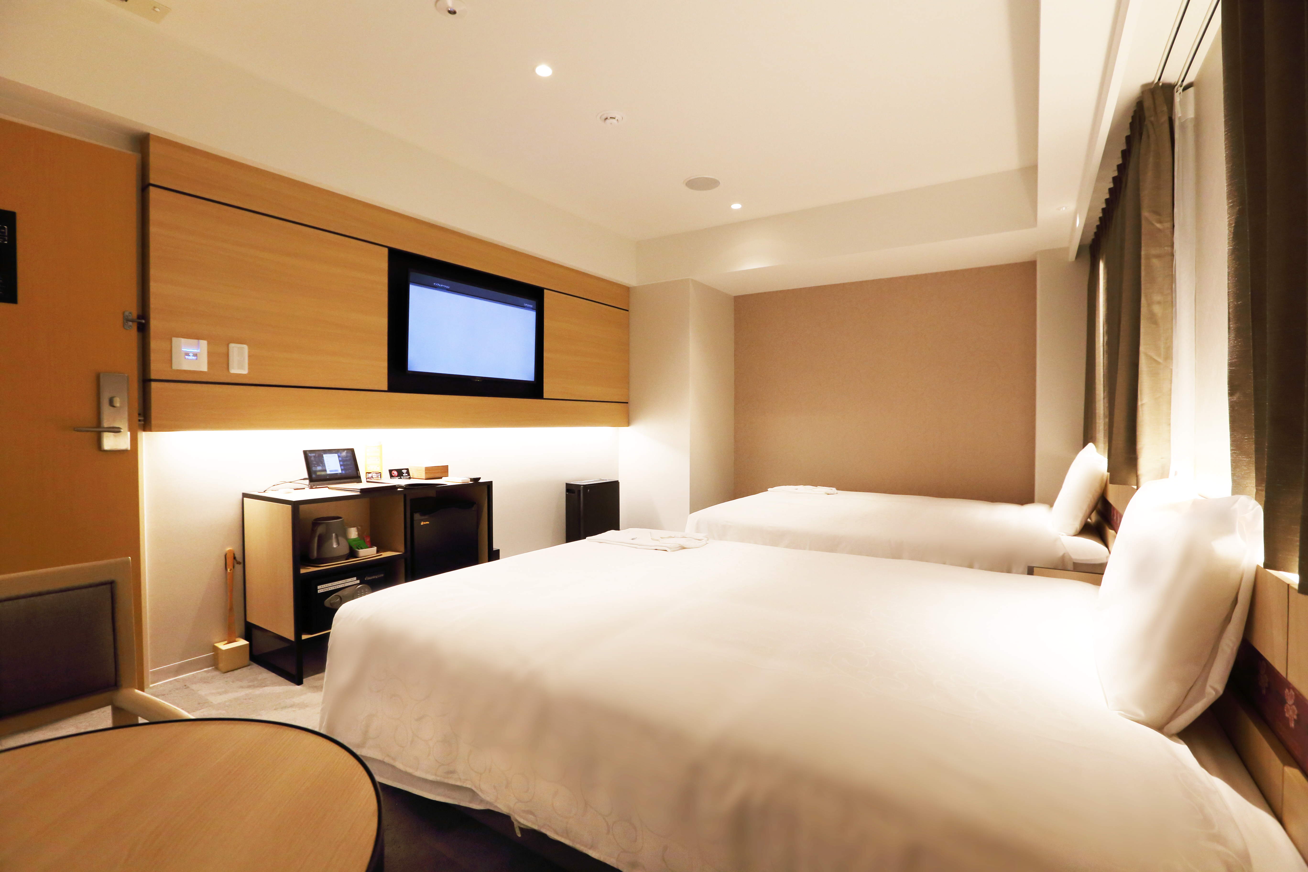 ユニバーサルツイン