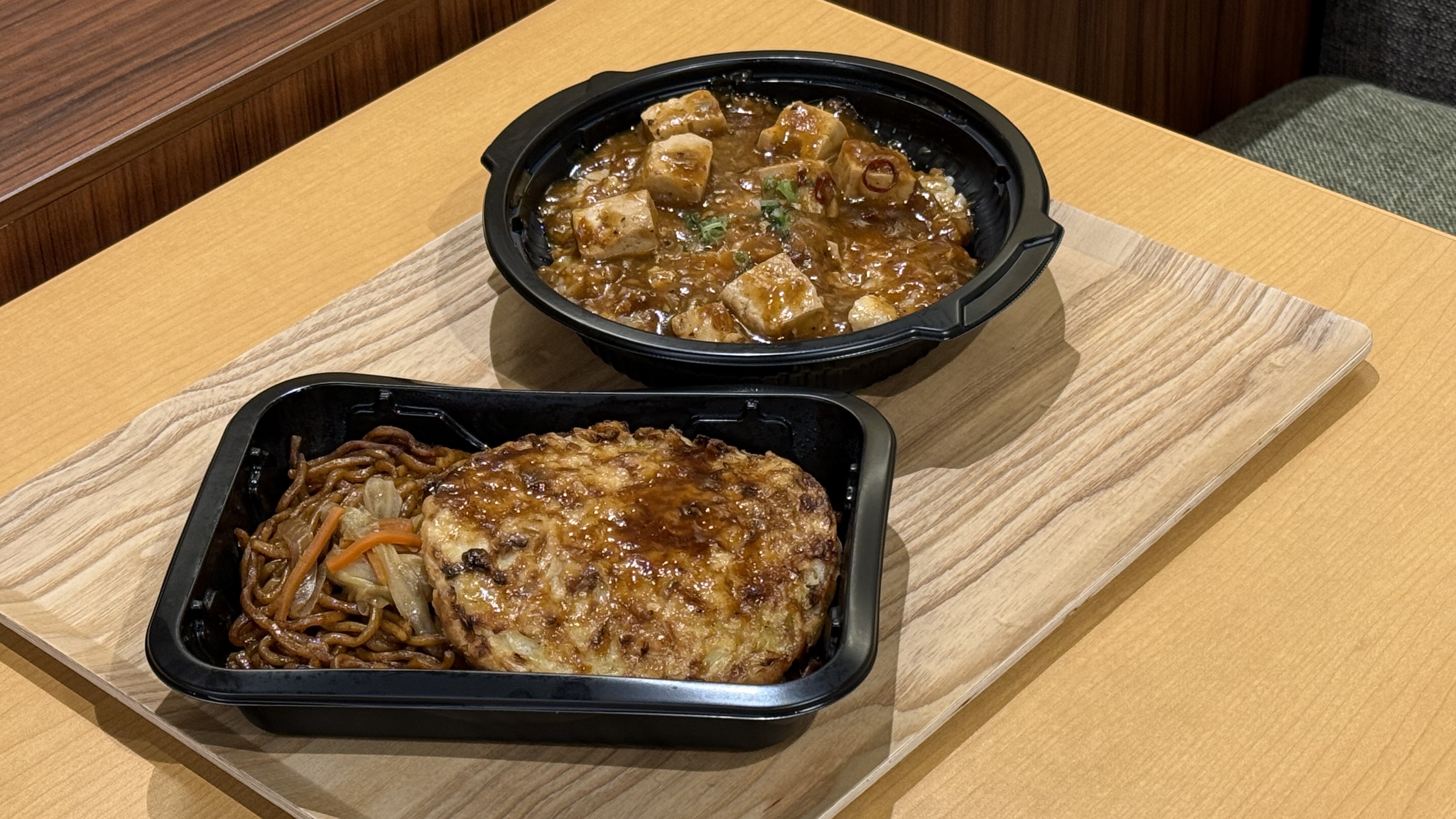 麻婆豆腐等の中華メニューやお好み焼きもお楽しみいただけます　　　　　※提供内容は変更となる場合がございます