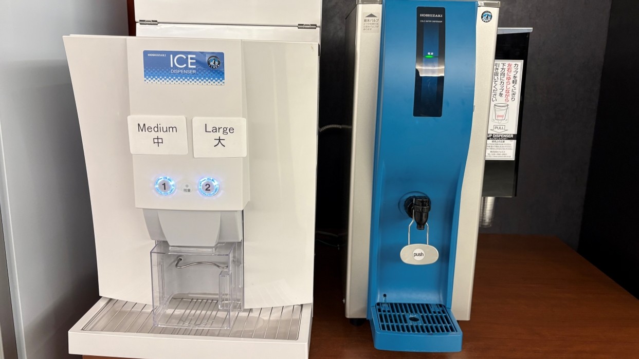 ウォーターサーバー、製氷機のご用意もございます