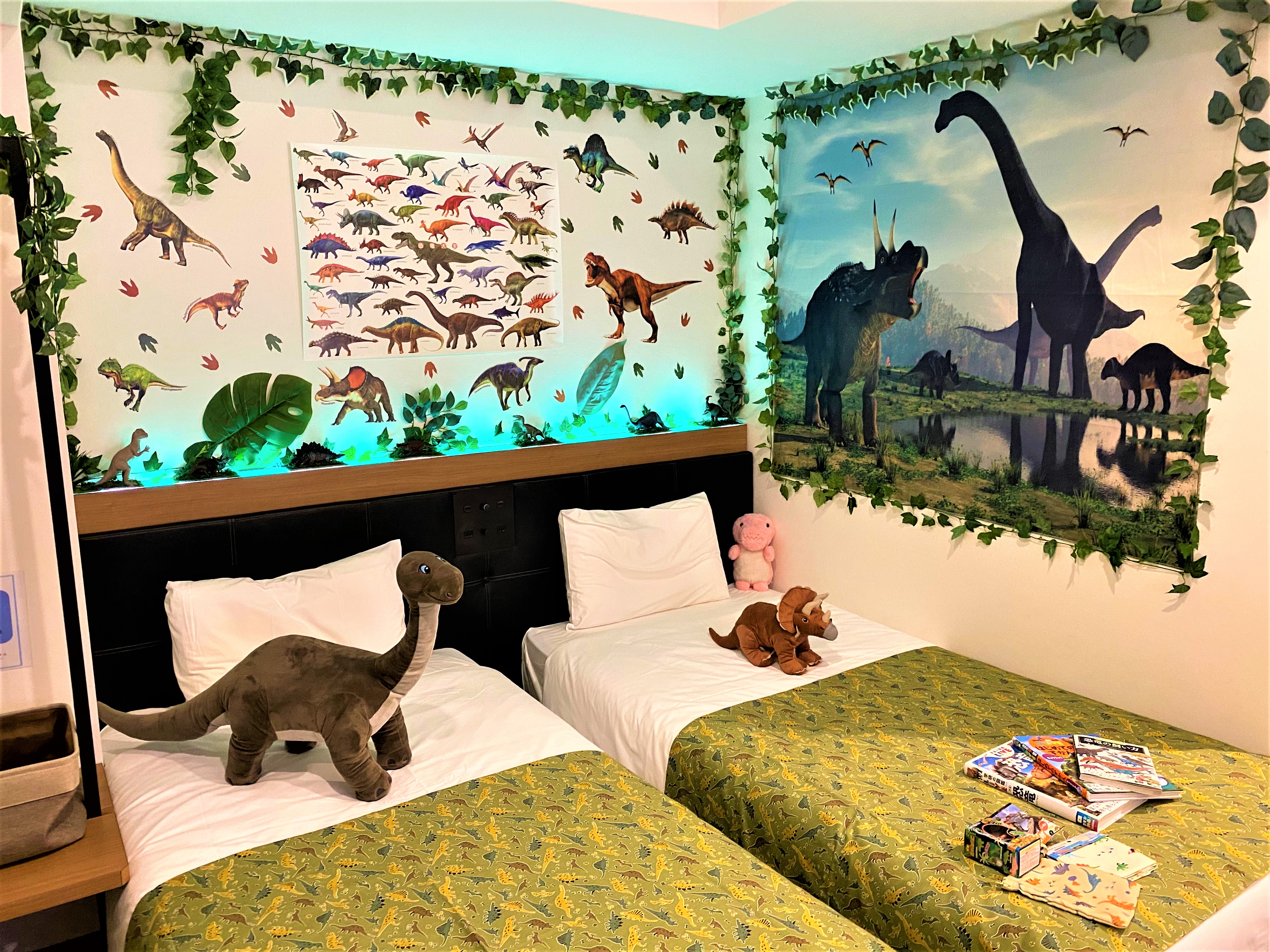 「変なホテル大阪 なんば」恐竜柄で装飾した“恐竜ルーム”発売