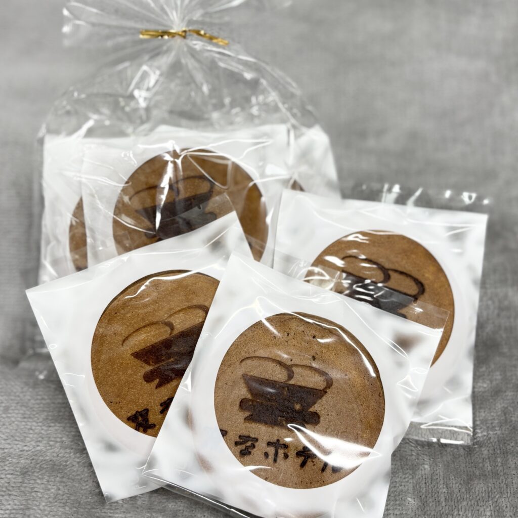 変なホテル　小松駅前「変なホテルオリジナルせんべい」発売